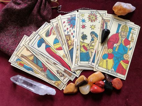 Tarot Gratis: Tirada Completa de 28 Cartas